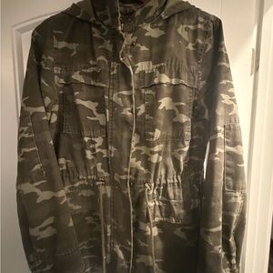 Woman’s Camouflage Hooded Jacket